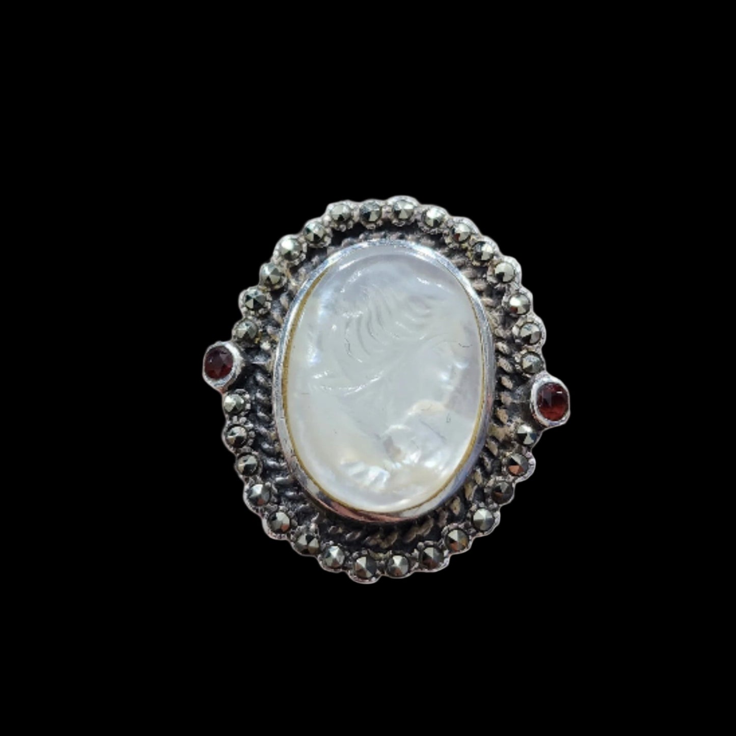 Sterling silver stamped cameo mother of pearl ring size 5.5