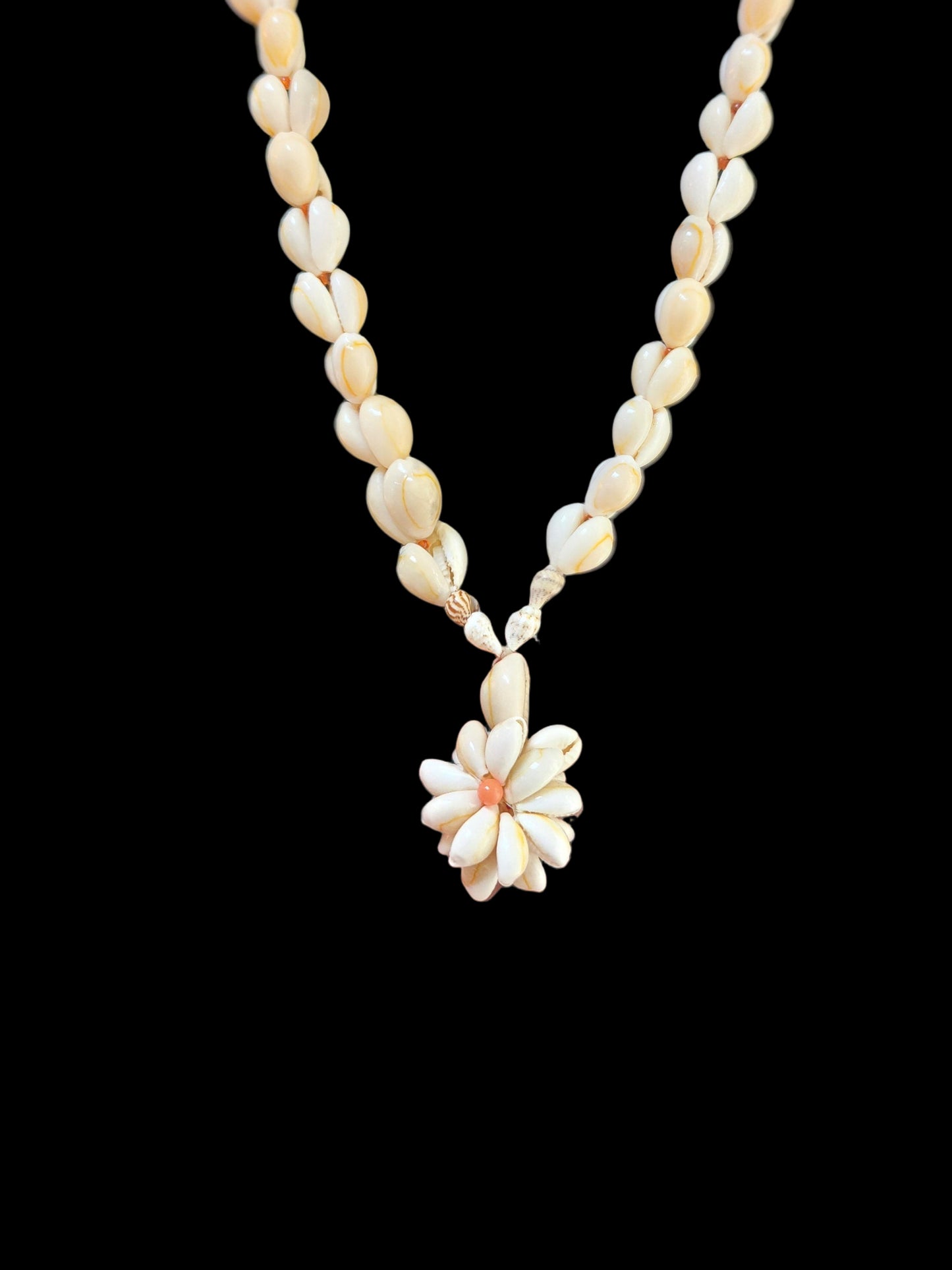 Vintage Beachy Shell Necklace Flower Pendant 34" Long