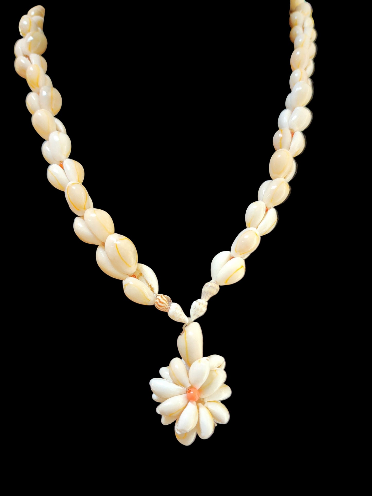 Vintage Beachy Shell Necklace Flower Pendant 34" Long