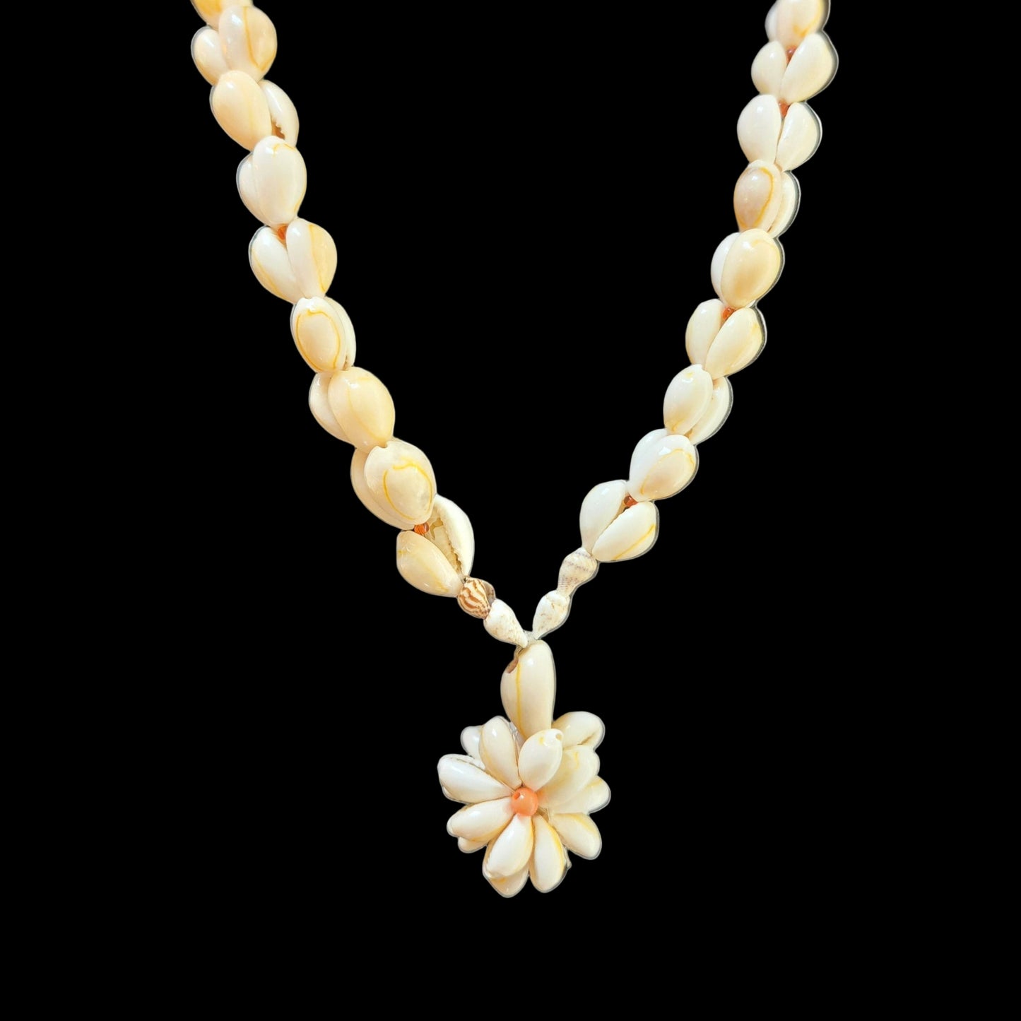 Vintage Beachy Shell Necklace Flower Pendant 34" Long