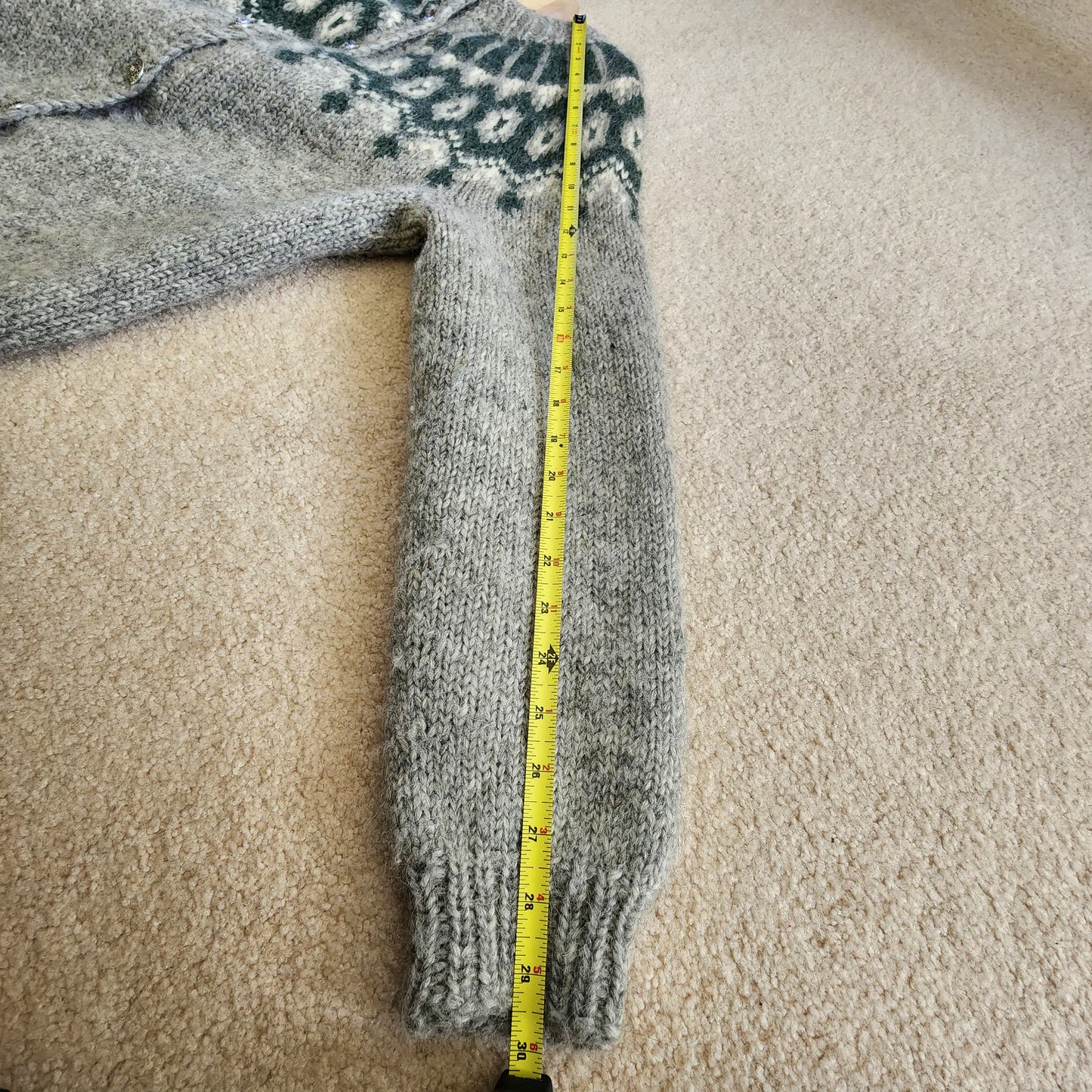 Vintage Handknit Icelandic Wool Cardigan Sweater Medium