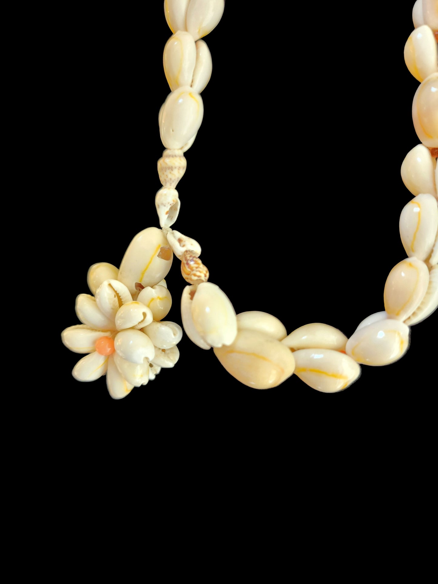 Vintage Beachy Shell Necklace Flower Pendant 34" Long