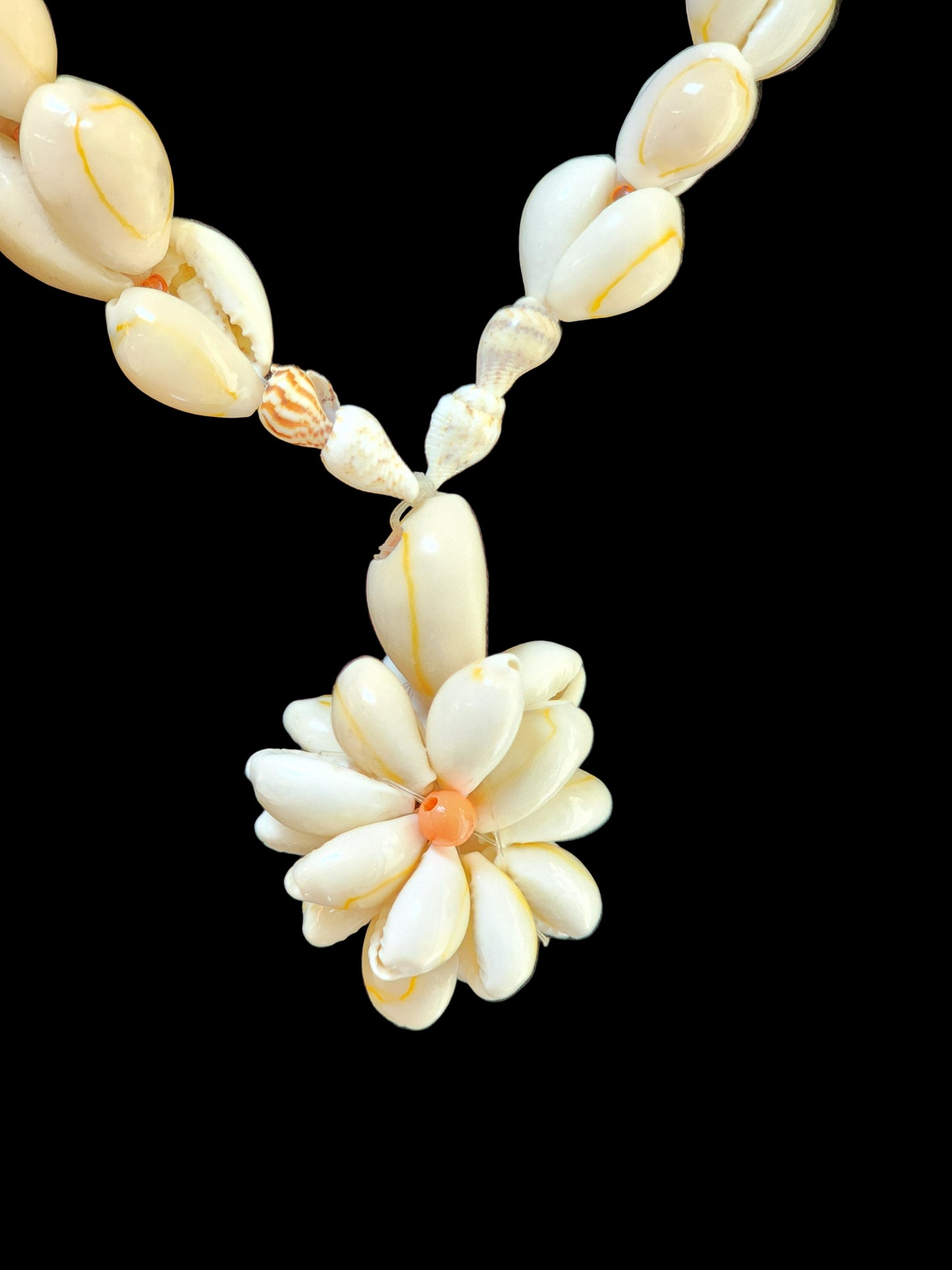 Vintage Beachy Shell Necklace Flower Pendant 34" Long