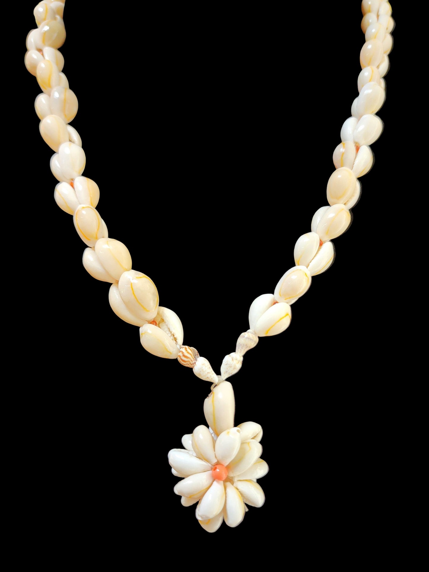 Vintage Beachy Shell Necklace Flower Pendant 34" Long