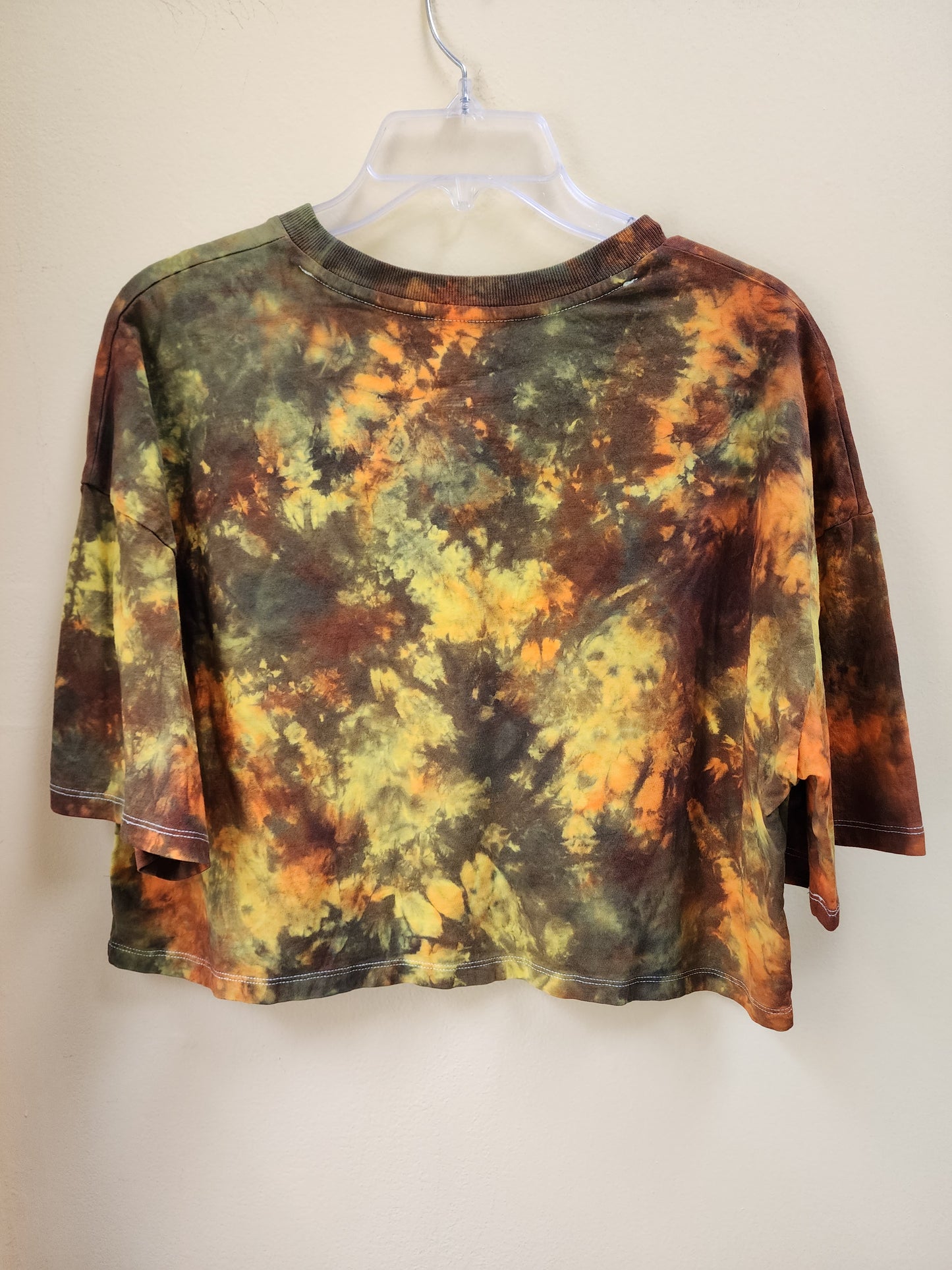 Small Loose Fitting Neutral Melt Tie Dye Shirt