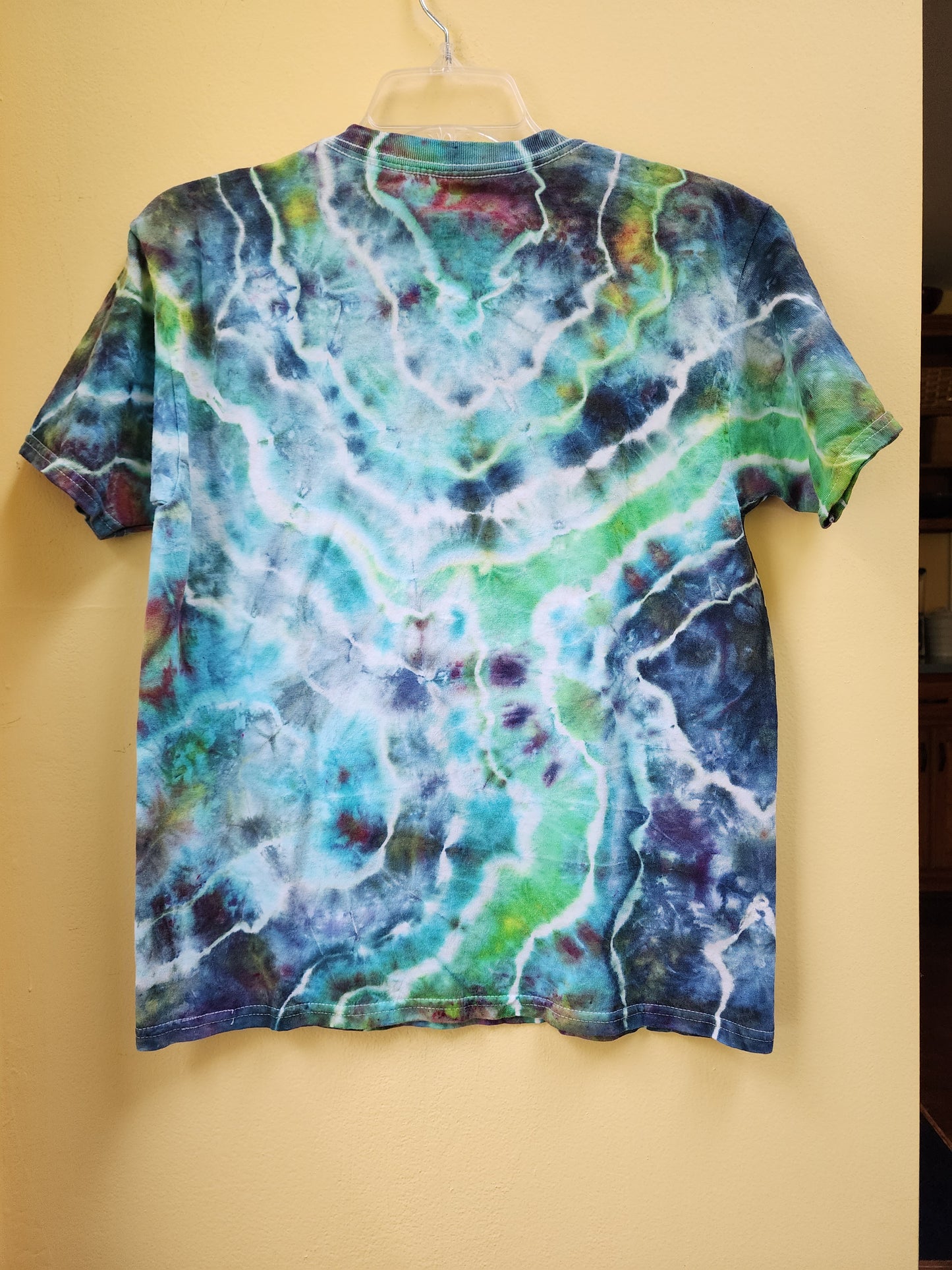 Youth Large Blue green geode tie dye tshirt