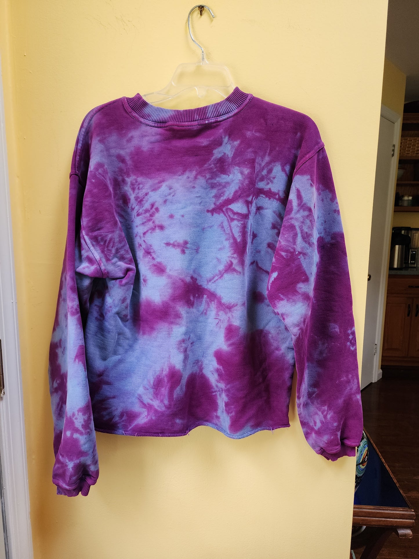 Medium Vintage upcycled comfy cropped tie dye sweatshirt