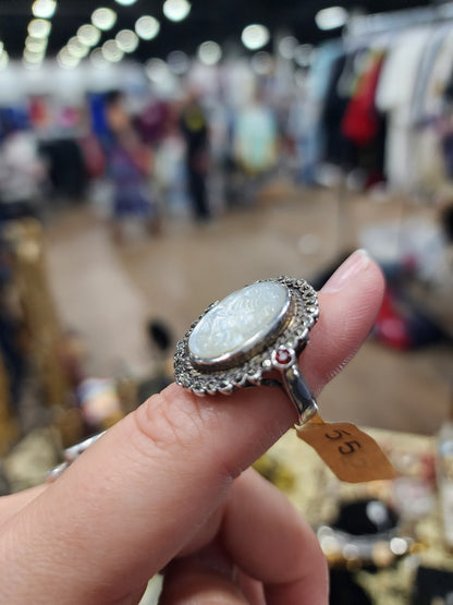 Sterling silver stamped cameo mother of pearl ring size 5.5