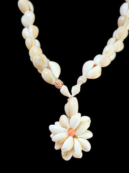 Vintage Beachy Shell Necklace Flower Pendant 34" Long