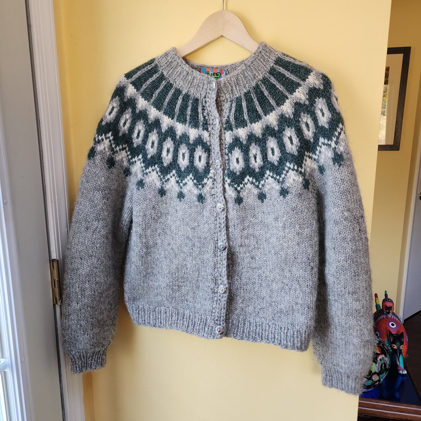 Vintage Handknit Icelandic Wool Cardigan Sweater Medium
