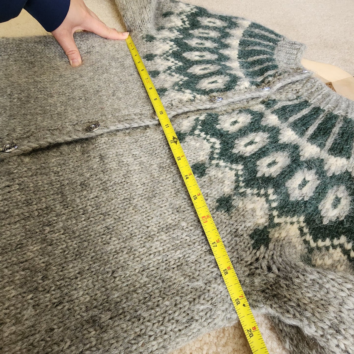 Vintage Handknit Icelandic Wool Cardigan Sweater Medium