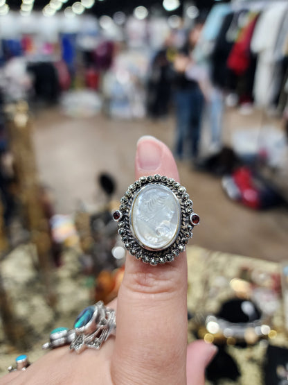 Sterling silver stamped cameo mother of pearl ring size 5.5