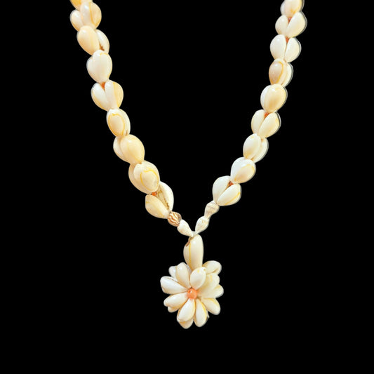 Vintage Beachy Shell Necklace Flower Pendant 34" Long