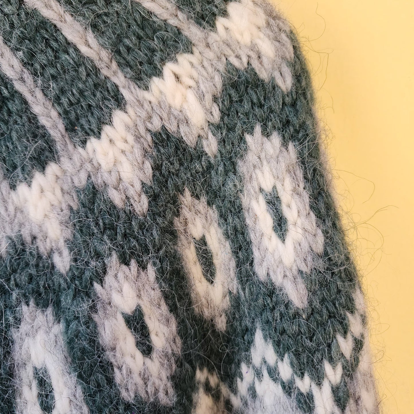 Vintage Handknit Icelandic Wool Cardigan Sweater Medium