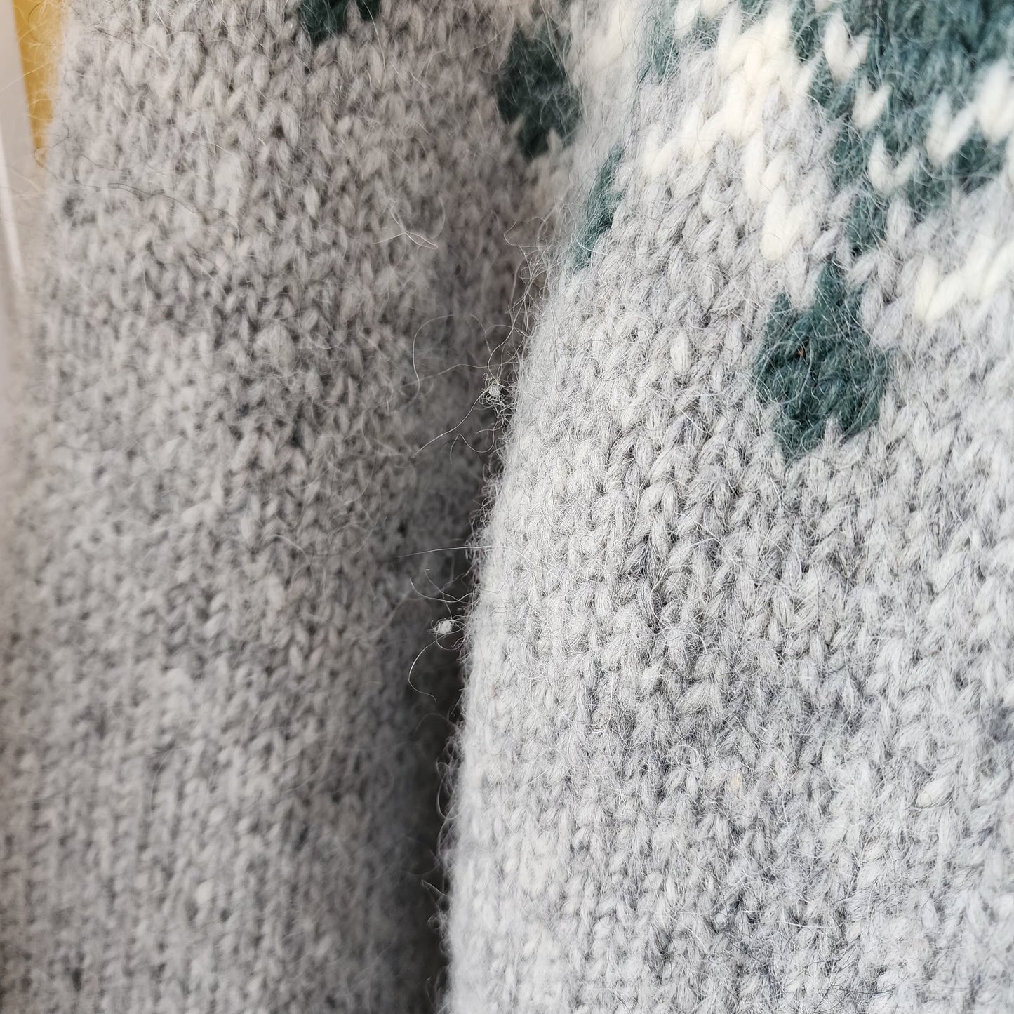 Vintage Handknit Icelandic Wool Cardigan Sweater Medium