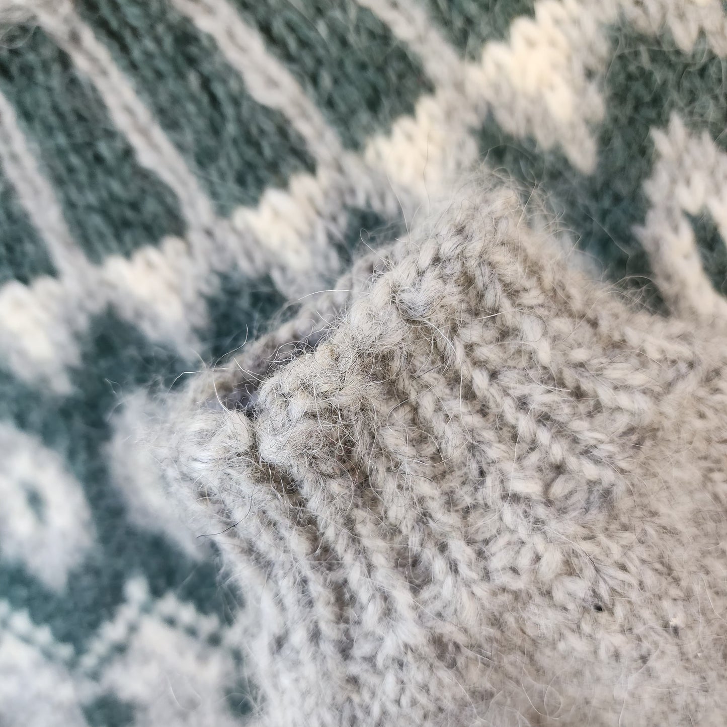 Vintage Handknit Icelandic Wool Cardigan Sweater Medium