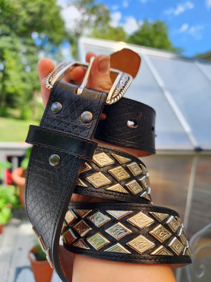 Ariat Black Metal Diamond Size 40 Belt Pre-loved
