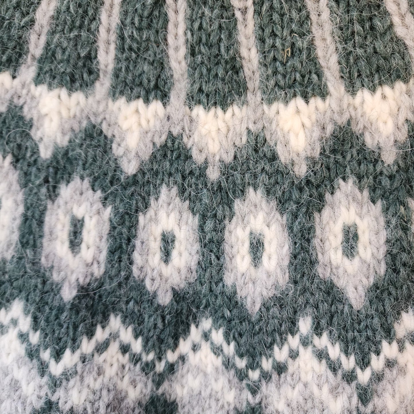 Vintage Handknit Icelandic Wool Cardigan Sweater Medium